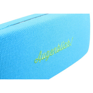 Schickes Brillenetui mit Metallscharnier und besticktem Schriftzug "CANVAS" in Blau - Grün