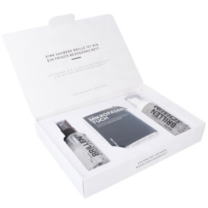 Ultra Klar Geschenkbox mit weihnachtlicher Banderole und...