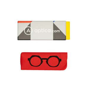 Moderne Design-Lesebrille Yessi in transparenter Optik mit auffälligen Bügeln