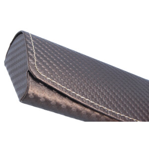 Hochwertiges Brillenetui CARBON mit luxuriösem Carbon-Finish und Magnetverschluss in Braun
